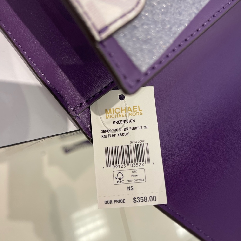 Michael Kors Greenwich Sm Color-Block Sign Logo Flap Crossbody XBODY
Dk Purple - Picture 15 of 16